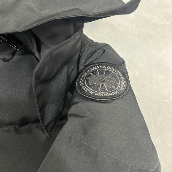 😘Authentic Canada Goose Black Men’s Jacket💕 - Picture 5 of 9